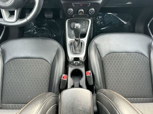 Used 2018 Jeep Compass Latitude image 30