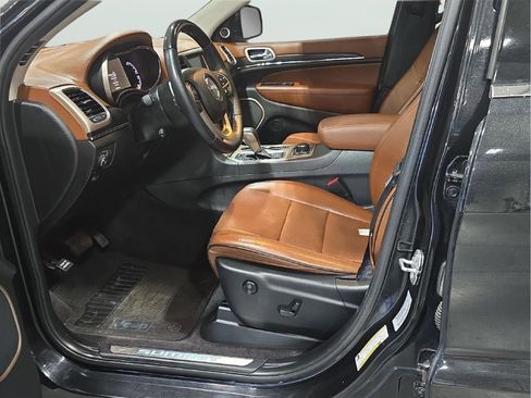 Used 2016 Jeep Grand Cherokee Summit image 8