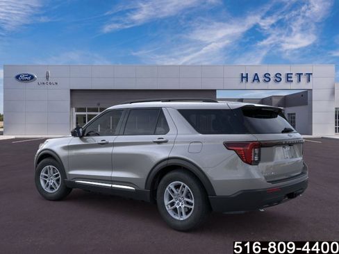 Used 2025 Ford Explorer Active AWD/4WD image 5