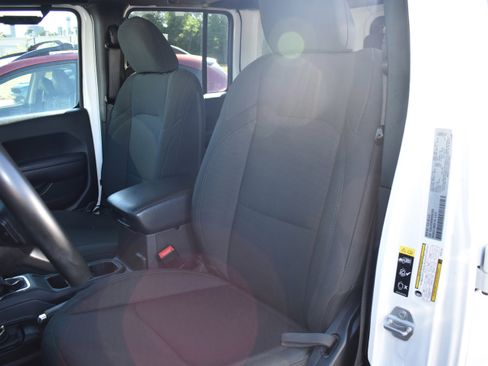 Used 2021 Jeep Wrangler Unlimited Sport AWD/4WD image 25