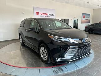 Used 2024 Toyota Sienna Platinum AWD/4WD video 1