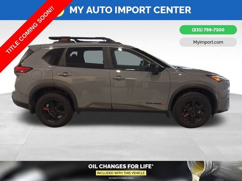 Certified 2025 Nissan Rogue SV image 8