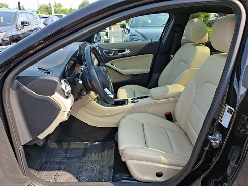 Used 2019 Mercedes-Benz GLA 250 4MATIC image 14
