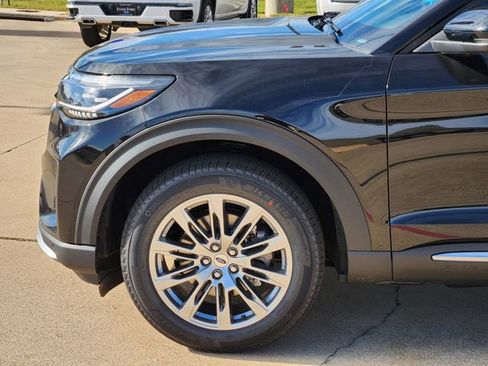 New 2026 Ford Explorer Platinum image 9