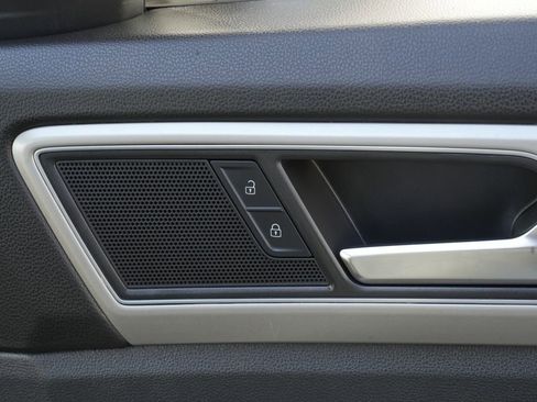 Used 2018 Volkswagen Atlas SE image 36