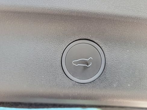 Used 2023 Tesla Model Y Long Range AWD/4WD image 7
