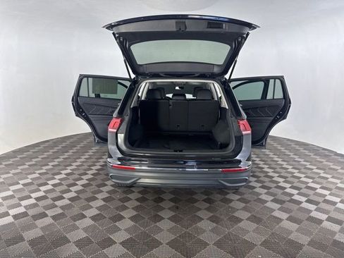 Used 2022 Volkswagen Tiguan SE AWD/4WD image 15