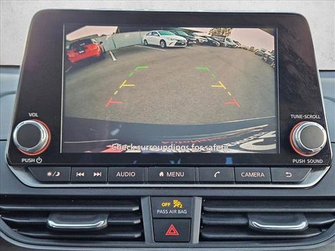 Used 2024 Nissan Altima 2.5 SV image 14