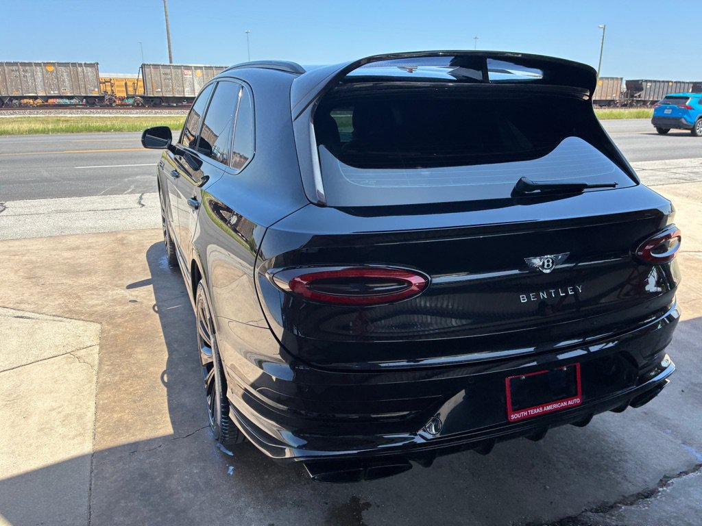 Used 2021 Bentley Bentayga AWD/4WD image 19