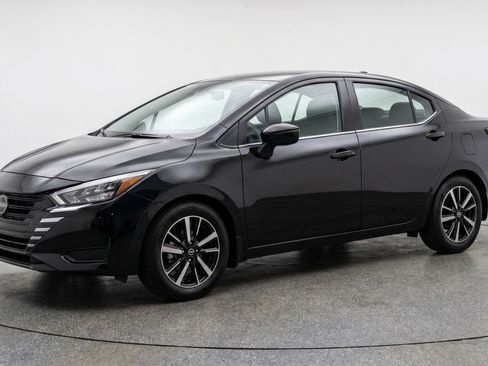 Used 2025 Nissan Versa SV FWD image 3