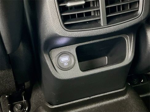 Used 2022 Kia Seltos SX image 34