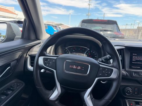 Used 2024 GMC Terrain SLE FWD image 32