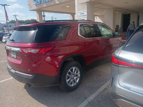 Used 2019 Chevrolet Traverse LT FWD image 8