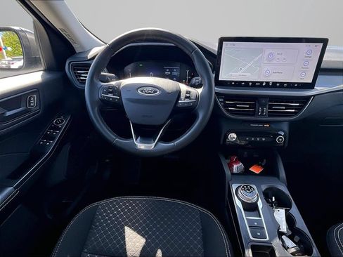 Used 2023 Ford Escape Active w/ Tech Pack #1 FWD image 6