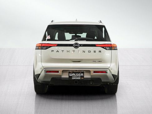 Used 2023 Nissan Pathfinder SL AWD/4WD image 5
