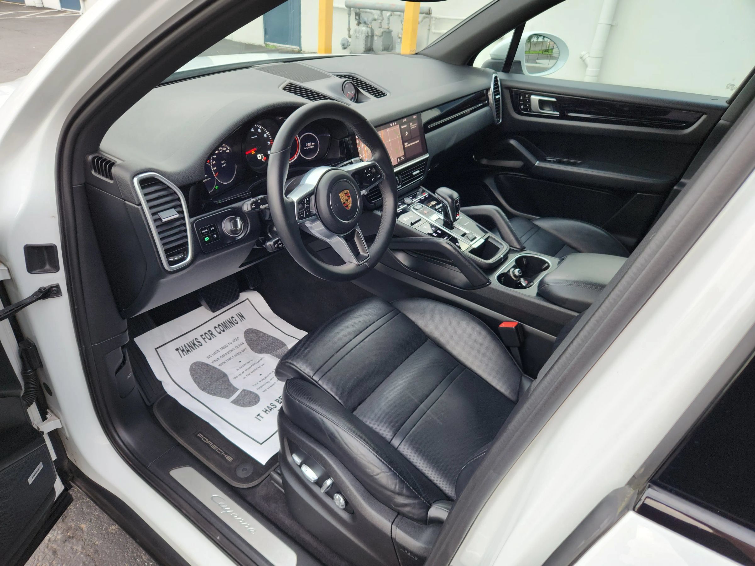 Used 2020 Porsche Cayenne w/ Premium Package Plus AWD/4WD image 7