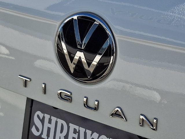 Used 2024 Volkswagen Tiguan SE R-Line AWD/4WD image 30
