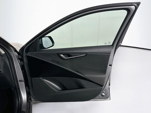 Used 2025 Kia Niro LX FWD image 30