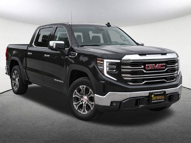 Used 2025 GMC Sierra 1500 SLT AWD/4WD image 2