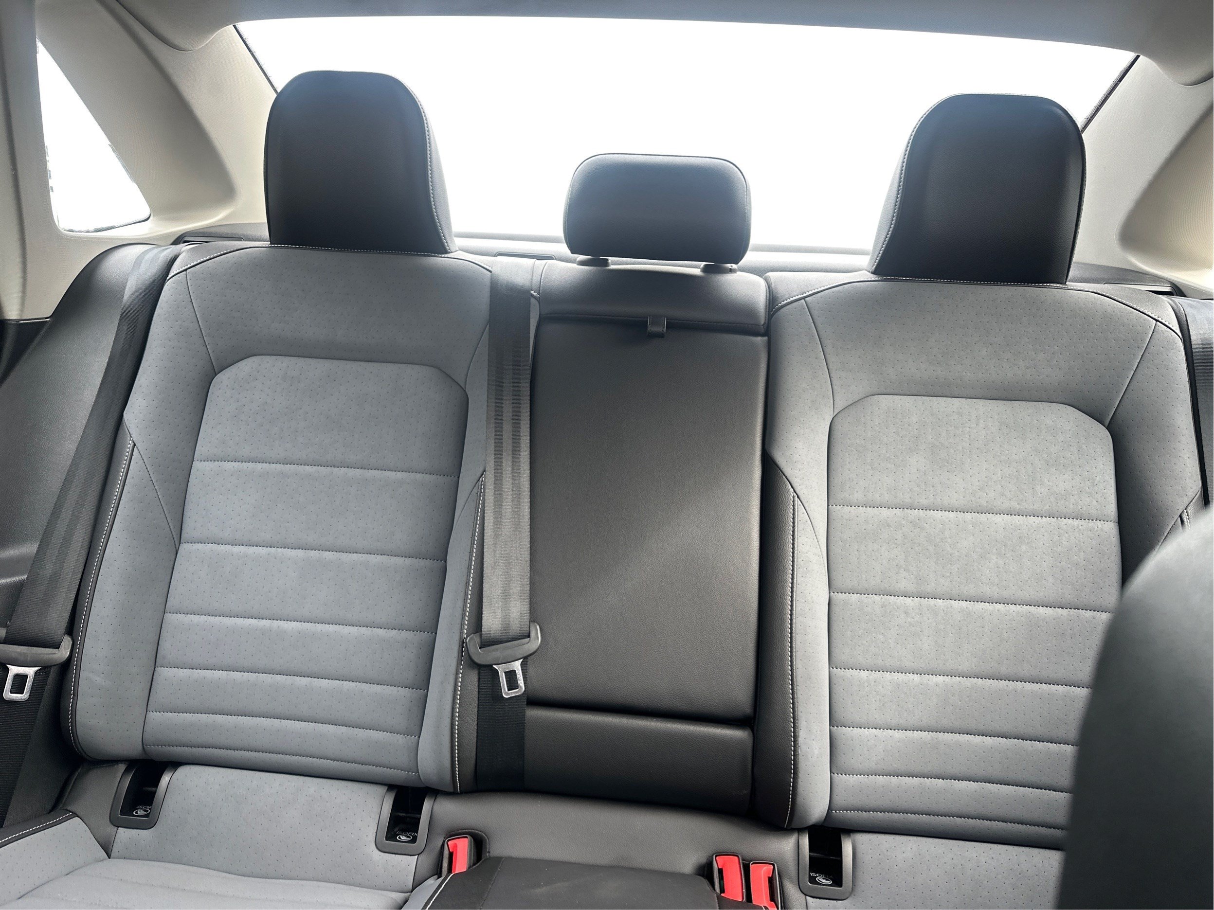 Used 2025 Volkswagen Jetta SE FWD image 13