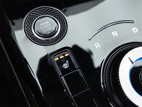 Used 2023 Kia Niro EX image 19