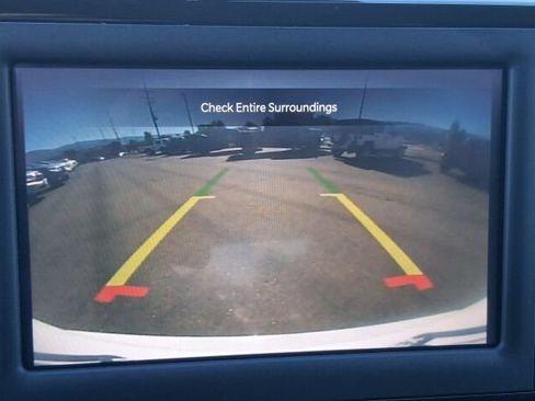 Used 2023 Chrysler Voyager LX FWD image 32