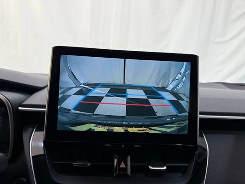 Used 2025 Toyota Corolla XLE image 32