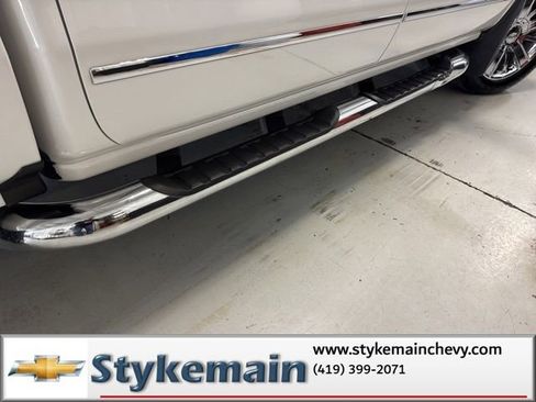 Used 2017 Chevrolet Silverado 1500 High Country AWD/4WD image 21