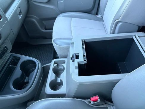 Used 2018 Nissan NV 2500 SV w/ Navigation Package RWD image 21