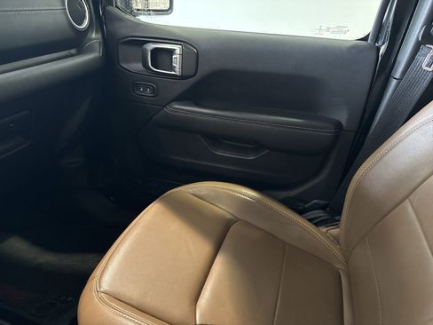Used 2021 Jeep Wrangler Unlimited Sahara image 22