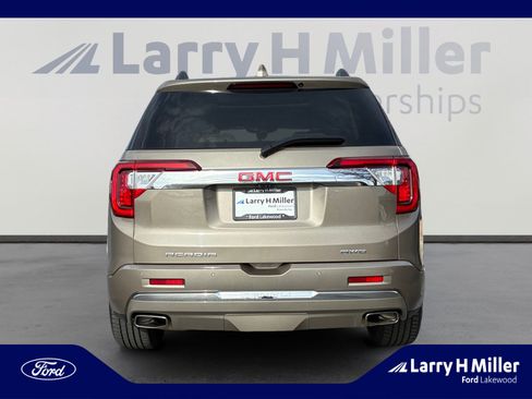 Used 2023 GMC Acadia Denali w/ Denali Ultimate Package AWD/4WD image 4