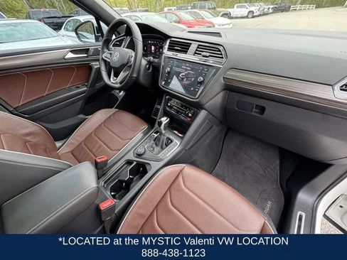 Certified 2024 Volkswagen Tiguan SEL R-Line AWD/4WD image 26