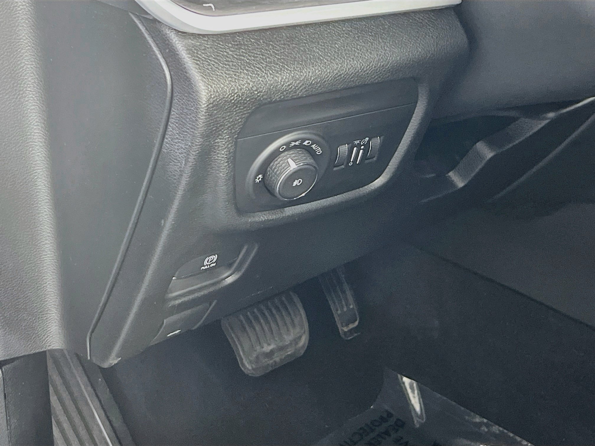 Used 2023 Jeep Grand Cherokee Limited AWD/4WD image 10