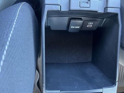 Used 2025 Toyota Corolla LE image 22