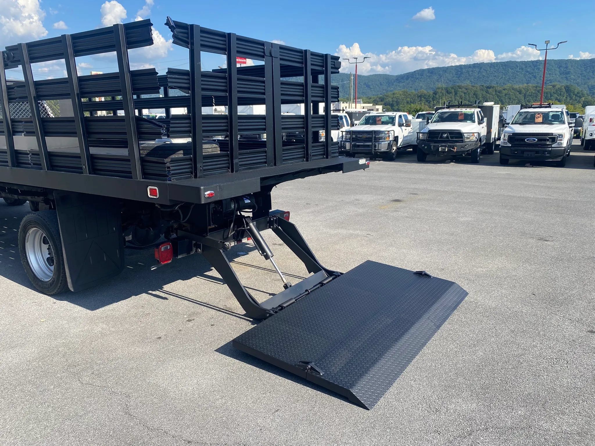 Used 2016 RAM 4500 Tradesman RWD image 25