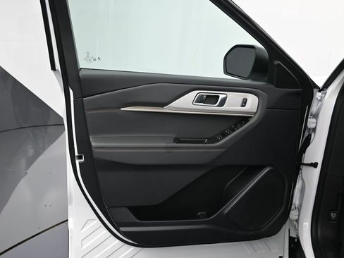 New 2026 Ford Explorer Active image 11