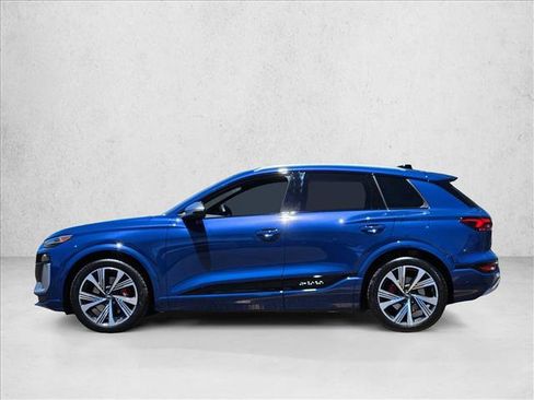 Used 2025 Audi SQ6 e-tron Premium Plus w/ Premium Plus AWD/4WD image 9