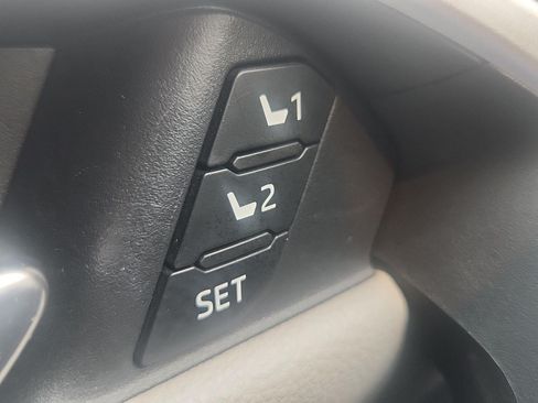 Used 2019 Toyota RAV4 Limited w/ Limited Grade Weather Package AWD/4WD image 18