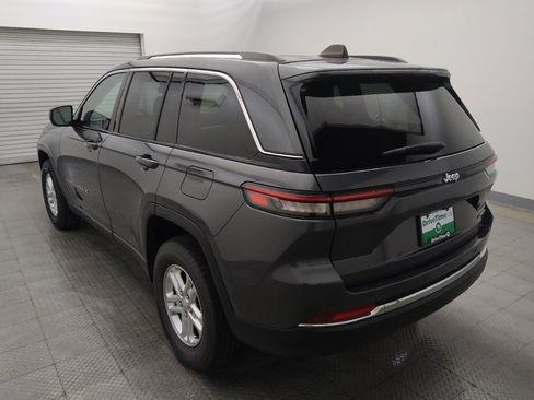 Used 2024 Jeep Grand Cherokee Laredo RWD image 5