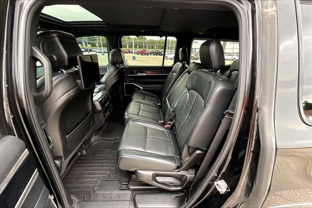 Used 2022 Jeep Wagoneer Series II w/ Convenience Group I RWD image 6