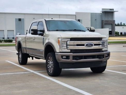 Used 2018 Ford F250 King Ranch w/ King Ranch Ultimate Package AWD/4WD image 3