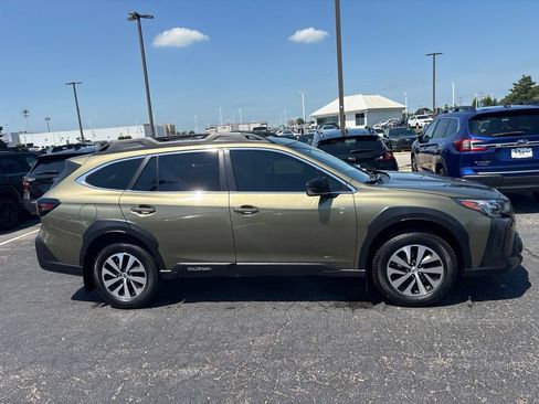 Used 2023 Subaru Outback Premium AWD/4WD image 2