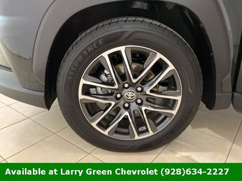 Used 2026 Toyota Corolla Cross XLE image 30