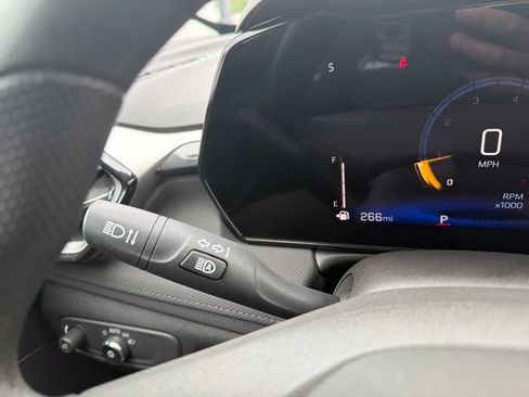 Used 2025 Chevrolet TrailBlazer LT FWD image 17