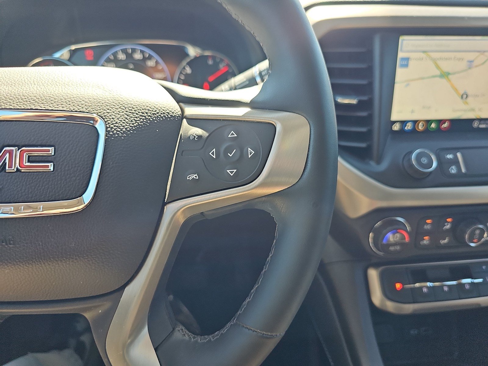 Used 2023 GMC Acadia Denali w/ Denali Ultimate Package FWD image 15