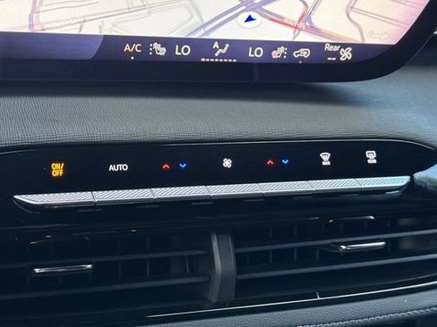 Used 2025 Buick Enclave Preferred image 27