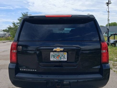 Used 2019 Chevrolet Suburban LT RWD image 7