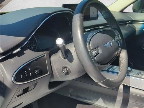 Used 2023 Genesis GV70 2.5T w/ Select Package image 9