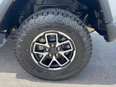 Certified 2025 Jeep Wrangler Unlimited Rubicon AWD/4WD image 15