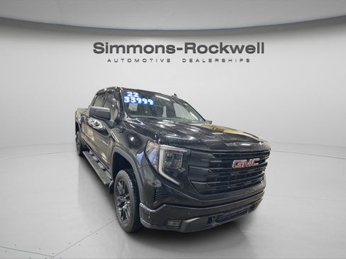 Used 2022 GMC Sierra 1500 Elevation image 2